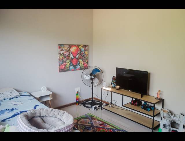 3 BEDROOM TOWNHOUSE FOR SALE IN SCOTTBURGH CENTRAL